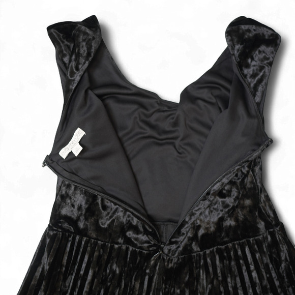 NY & Co Black Crushed Velvet Fit & Flare Dress Sz M | Holiday Party, Gothic Chic - Picture 9 of 10